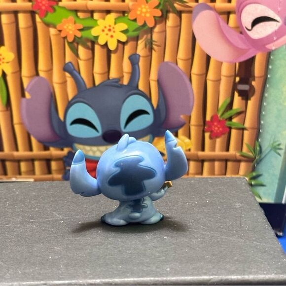 Disney Doorables Ukulele Stitch figure - Picture 4 of 5